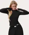 Czarny dopasowany longsleeve z przeszyciami