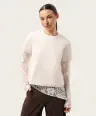 Mleczny longsleeve z koronkowymi rękawami i haftem