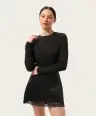 Czarny półprzezroczysty dopasowany longsleeve z tencelu z koronką na biuście
