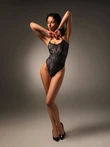 Czarne koronkowe body