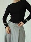 Bazowy czarny dopasowany longsleeve z modalu