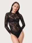 Czarne body z koronki