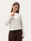 Minimalistyczny longsleeve z koronką na rękawach