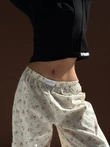 Dopasowany longsleeve z przeszyciami