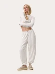 Biały slim longsleeve z szwami
