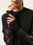 Longsleeve z koronkowymi rękawami i haftem