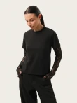 Longsleeve z koronkowymi rękawami i haftem