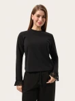 Minimalistyczny longsleeve z koronką na rękawach