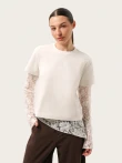 Longsleeve z koronkowymi rękawami i haftem