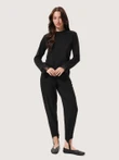 Minimalistyczny longsleeve z koronką na rękawach
