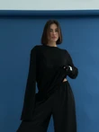 Oversize longsleeve z koronką na dekolcie