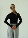 Bazowy czarny dopasowany longsleeve z modalu