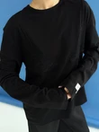 Oversize longsleeve z koronką na dekolcie