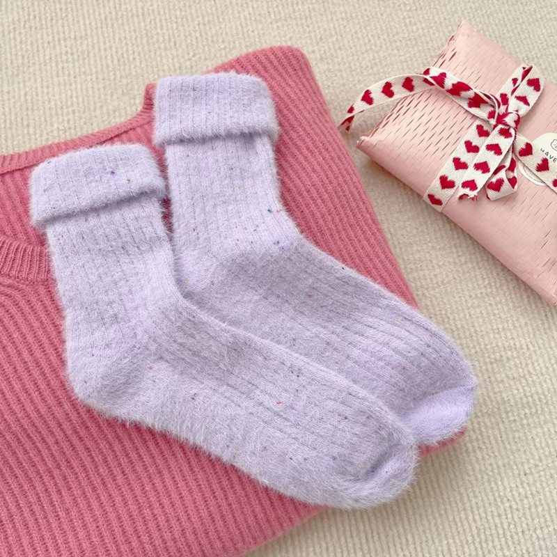 Ciepłe puszyste skarpetki w pastelowych kolorach - One size