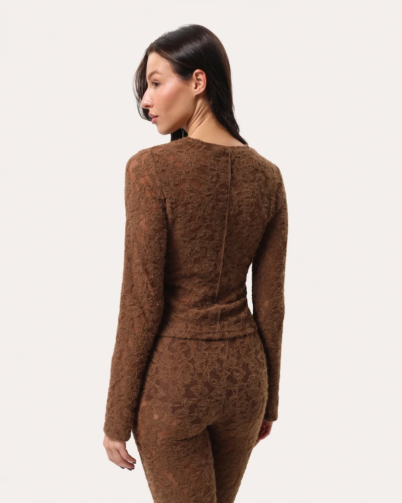 Dopasowany longsleeve z puszystej, teksturowanej koronki