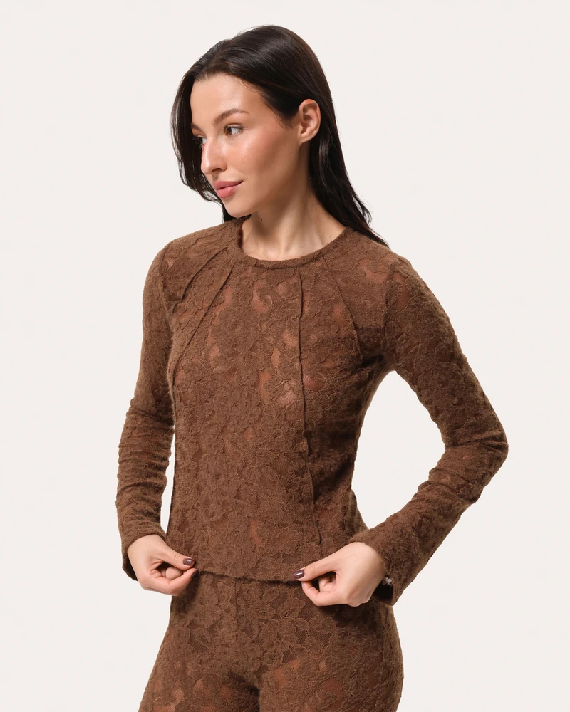 Dopasowany longsleeve z puszystej, teksturowanej koronki